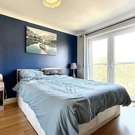 בית נופש Stylish 3-bed Near Park & *