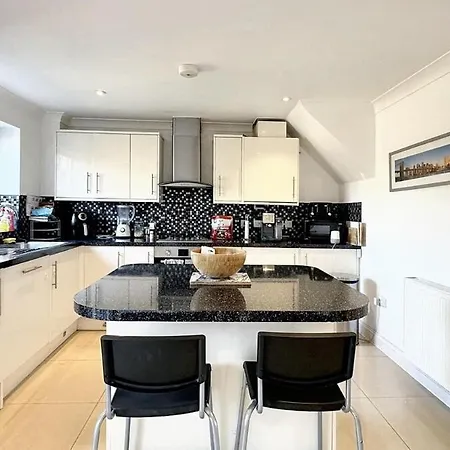 Stylish 3-bed Near Park & * 布里斯托